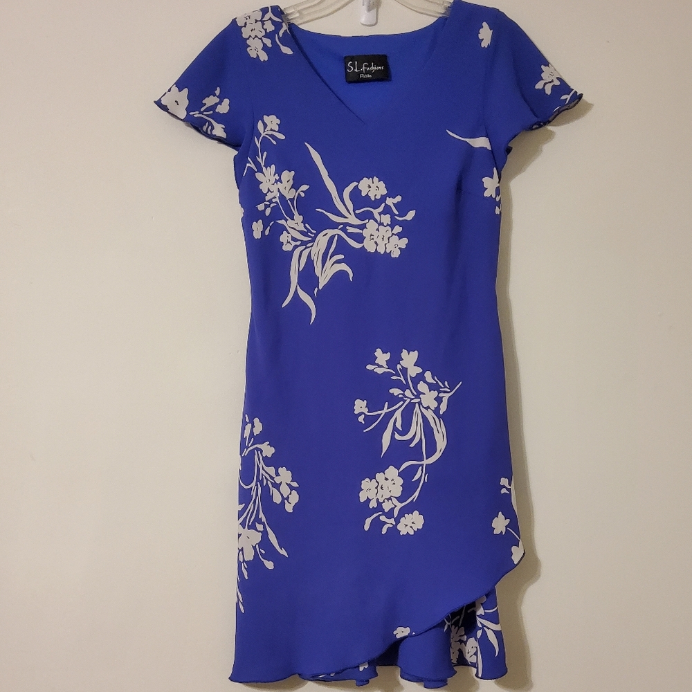 Vintage 90's S.L.Fashion Petite Blue/White Floral Tieredb Overlay Shift Dress